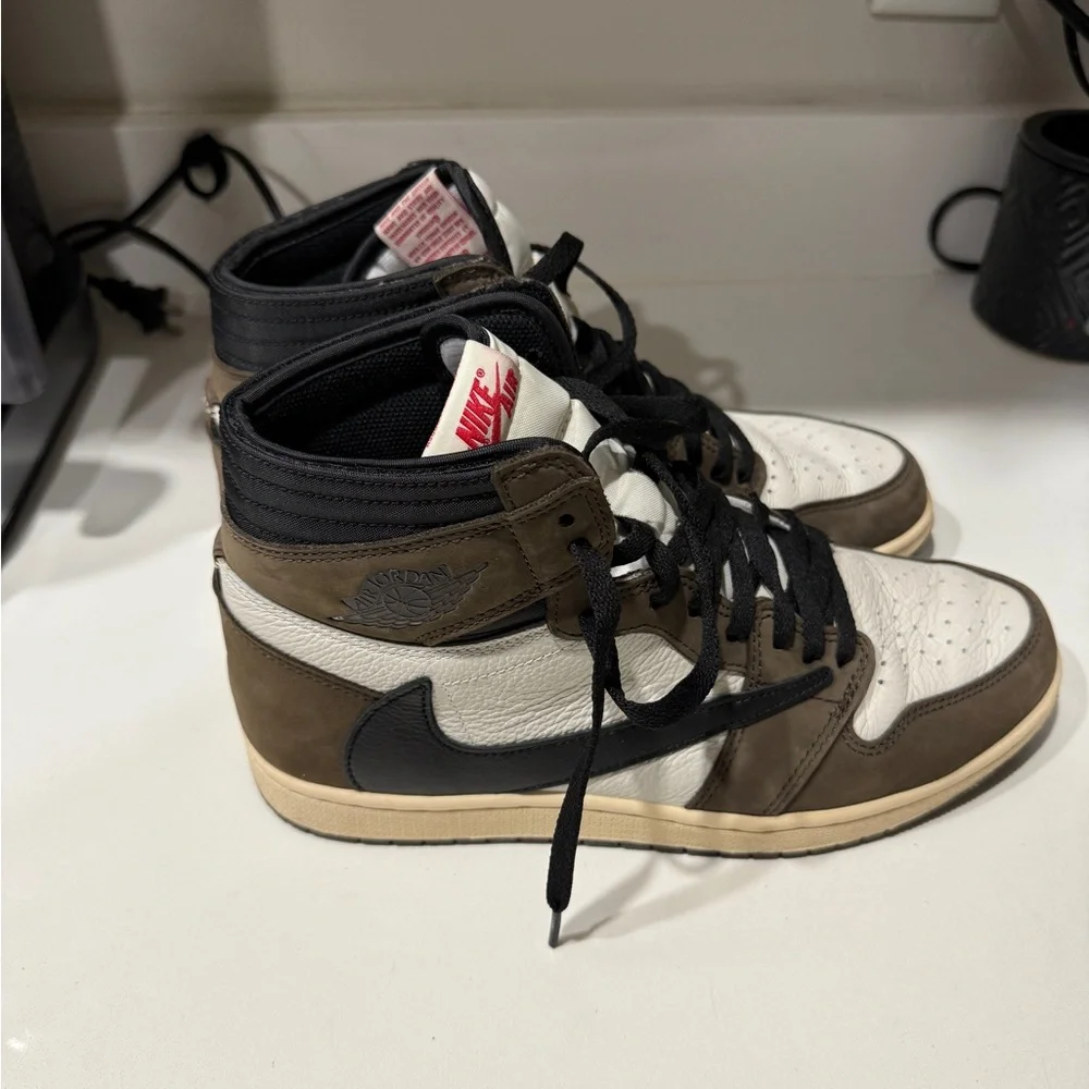 Travis Scott Jordan 1 Mocha High - Picture 2 of 4